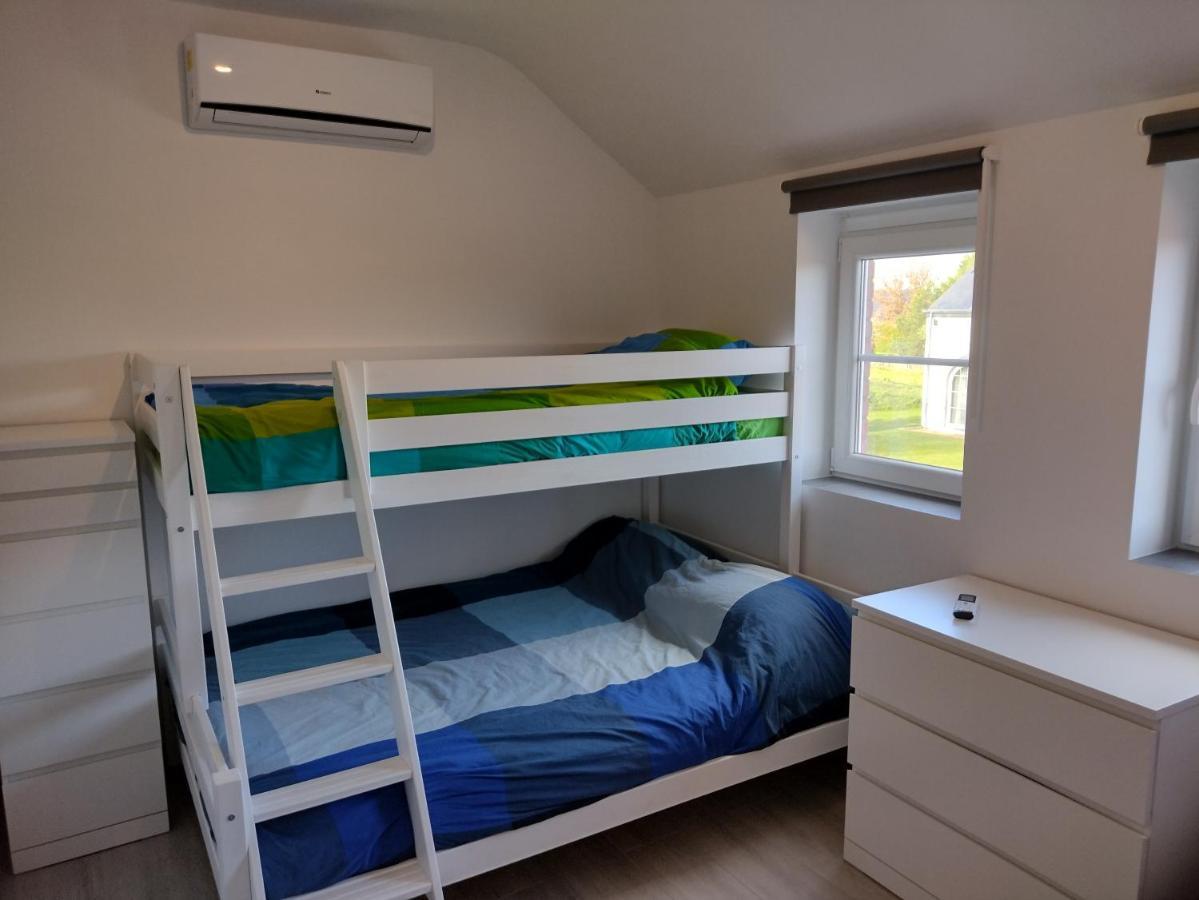 Huis Met Zonneterras, Tuin En Panoramisch Uitzicht Wellin Esterno foto