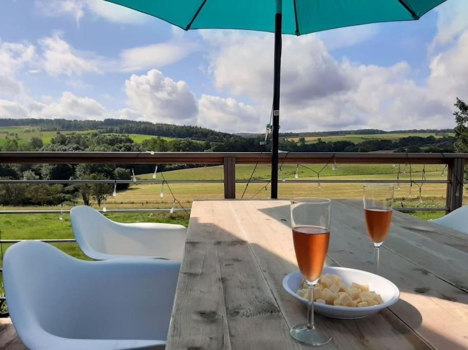 Huis Met Zonneterras, Tuin En Panoramisch Uitzicht Wellin Esterno foto